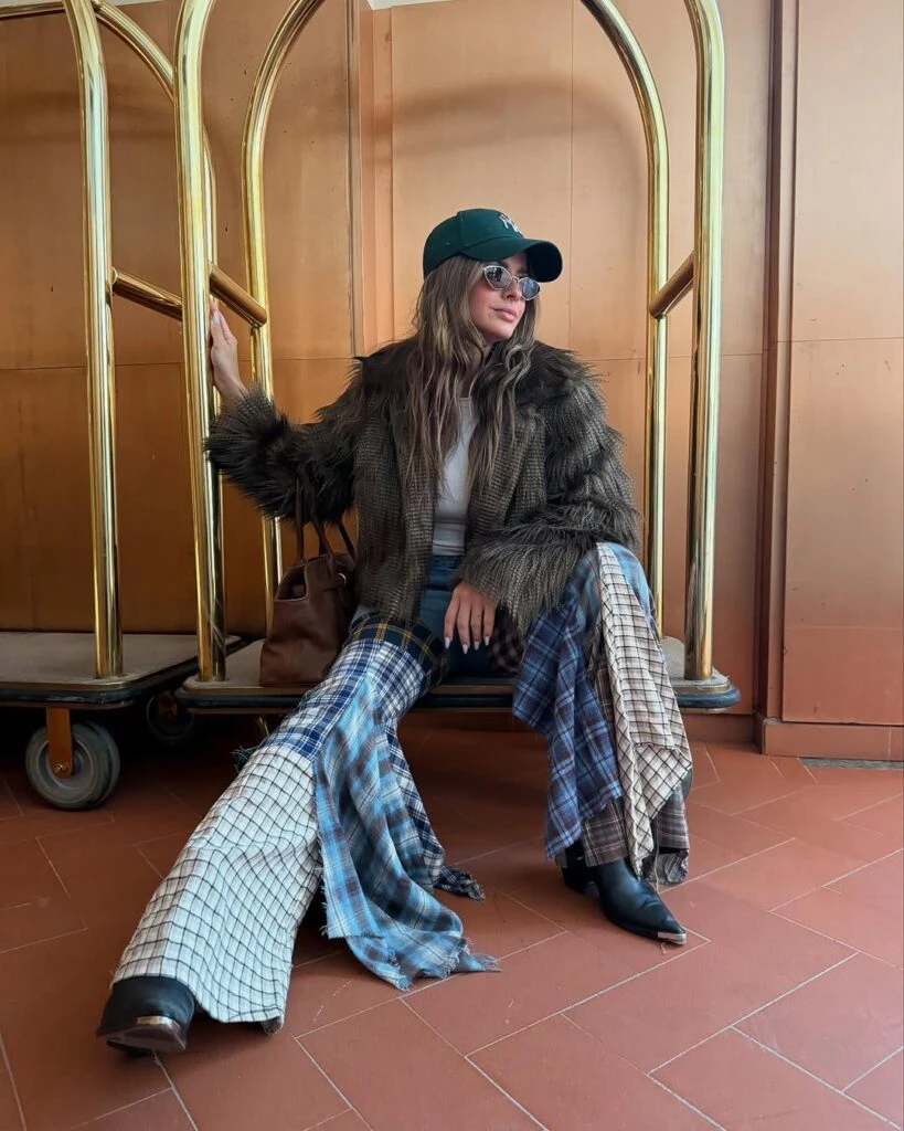 Los pantalones patchwork de la China Suárez. Foto: IG