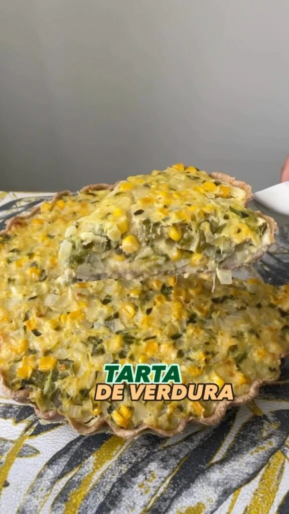 Tarta de zapallitos, choclo y queso