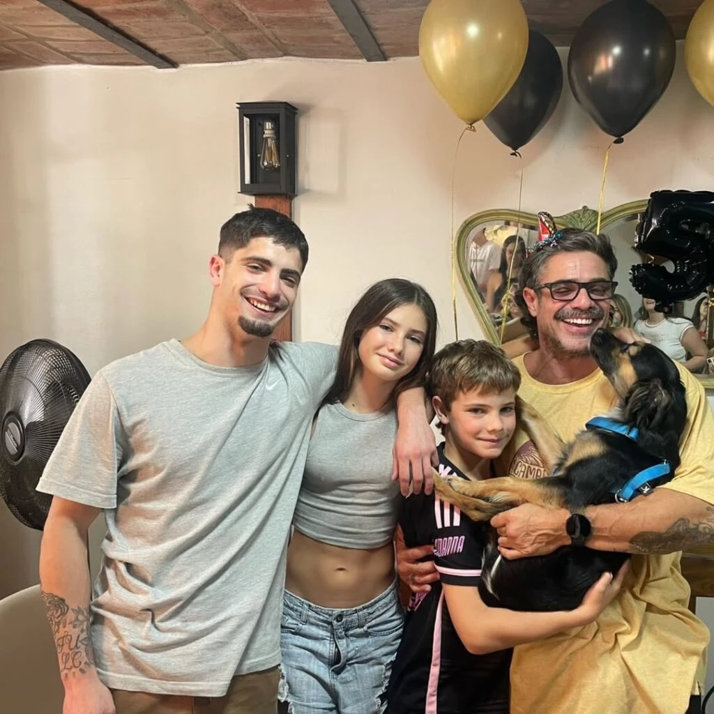 Las fotos del cumpleaños íntimo de Luciano Castro