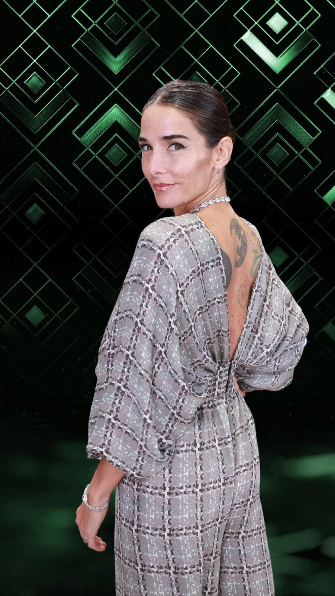 El look a puro glamour de Juana Viale