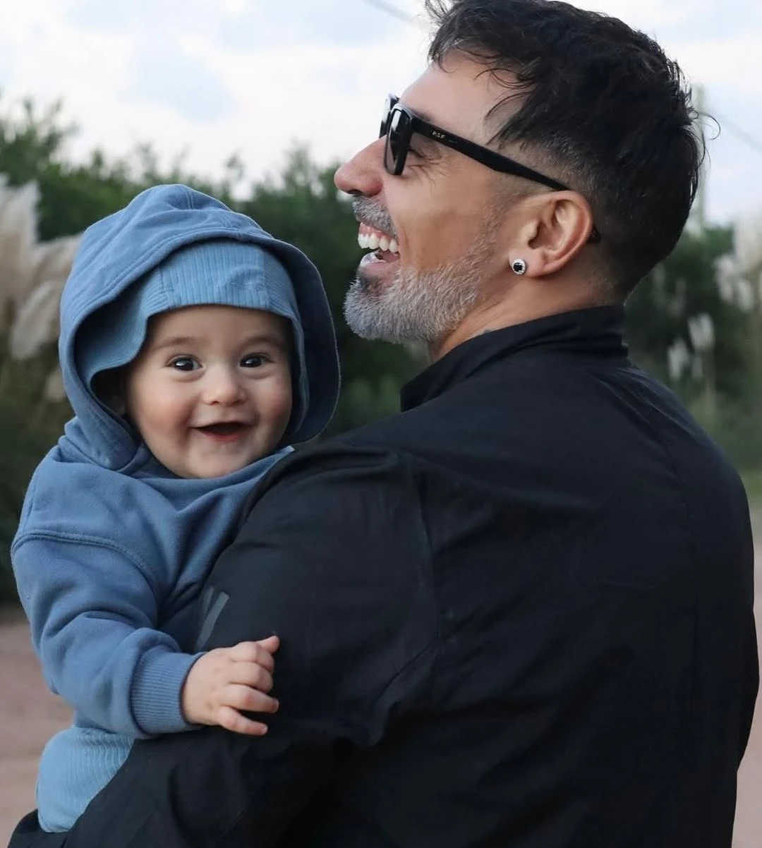 El Pocho Lavezzi con su bebé, Vittorio