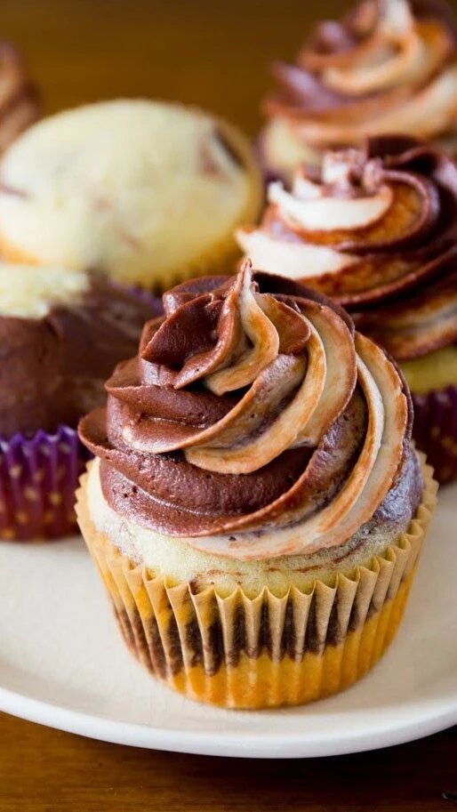 cupcakes de vainilla rellenos de crema de avellanas