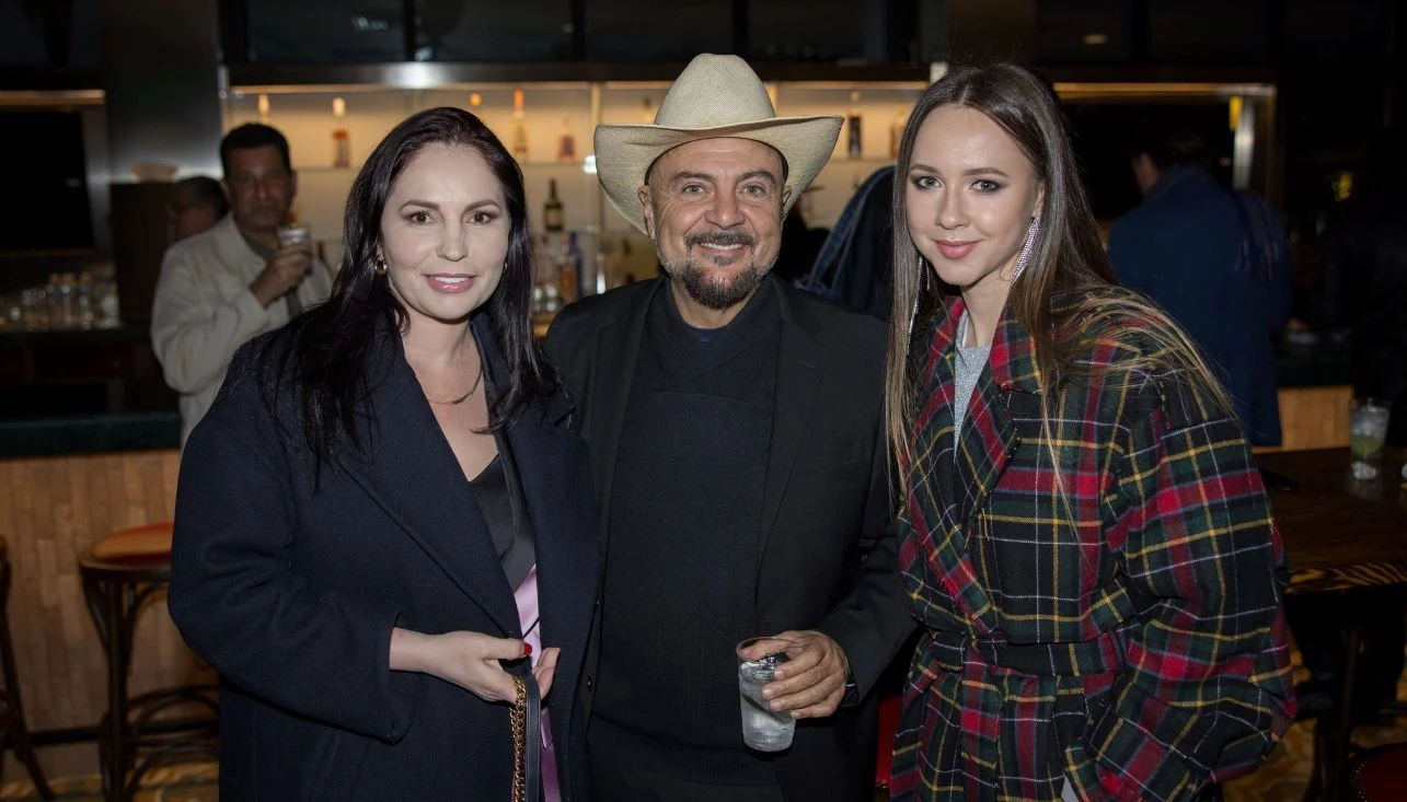 Adolfo Suaya el anfitrión de la noche.
