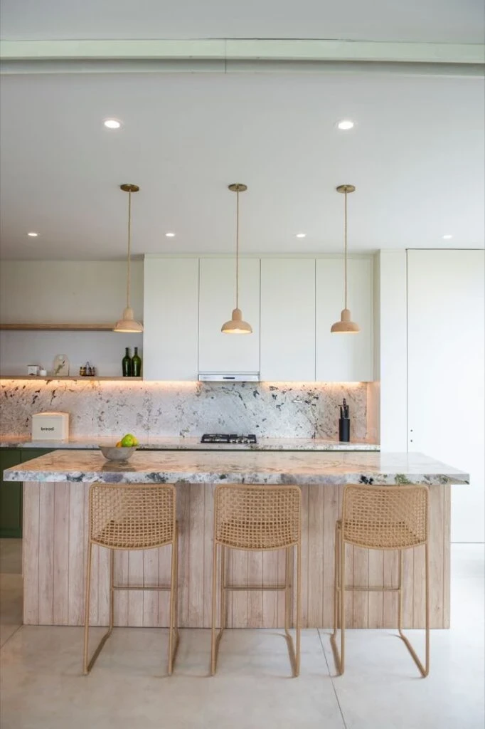 Los colores orgánicos no solo embellecen. Proponen una manera de habitar la cocina que prioriza la calma, la simpleza y la conexión 