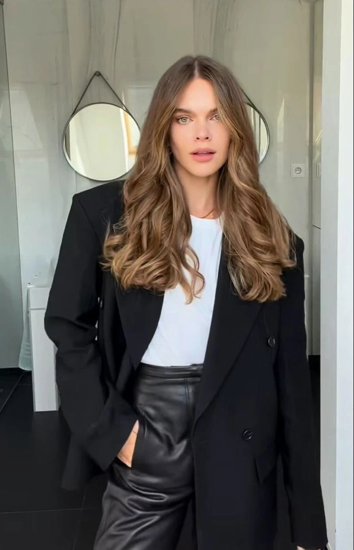 Ghost waves, la forma más cool de llevar el pelo suelto esta temporada