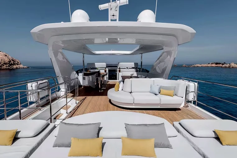 El yate de CR7 tiene siete pisos y amplias terrazas. 