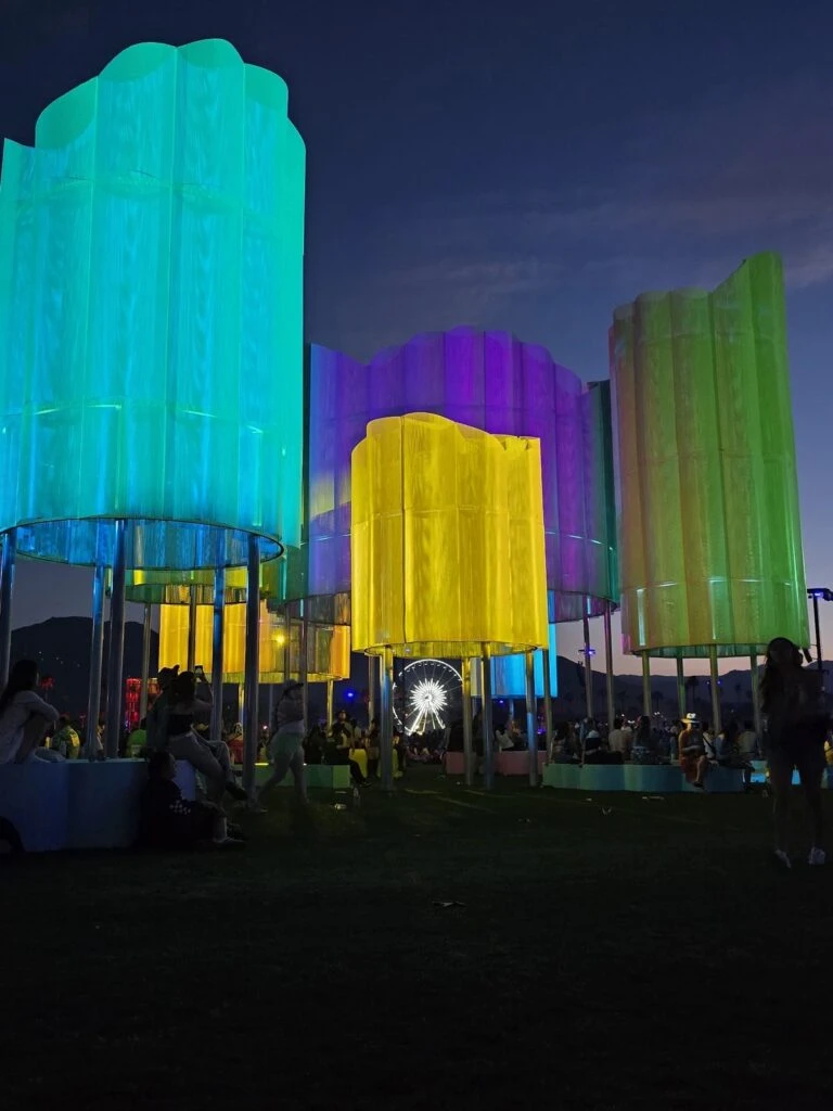 La monumental instalación llamada Taffy de Stephanie Lin. 