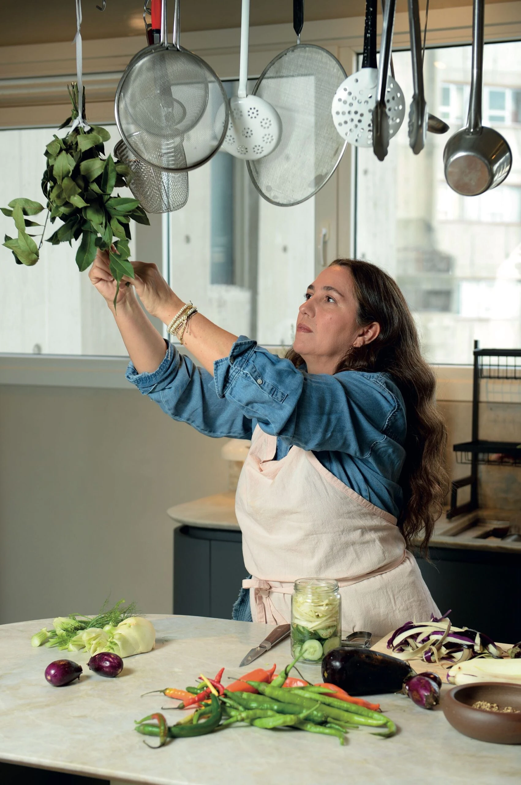 “Quería que todo estuviera de fácil acceso”, asegura Narda Lepes en su cocina a la medida de ¡todo lo que cocina!