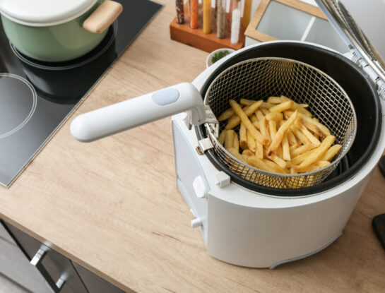 Cómo limpiar la freidora de aire y dejarla impecable
