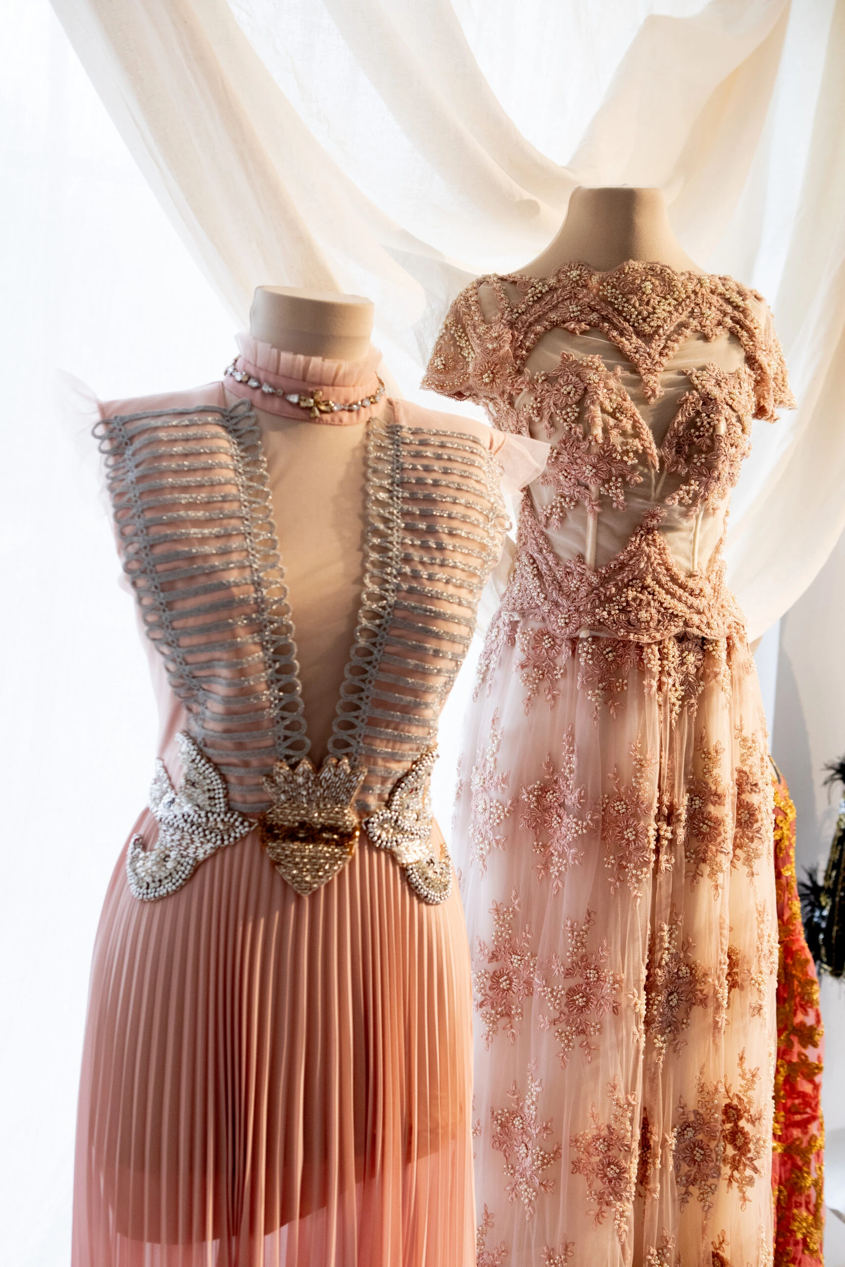 Muestra "120 vestidos, 120 años de la historia de la moda"
