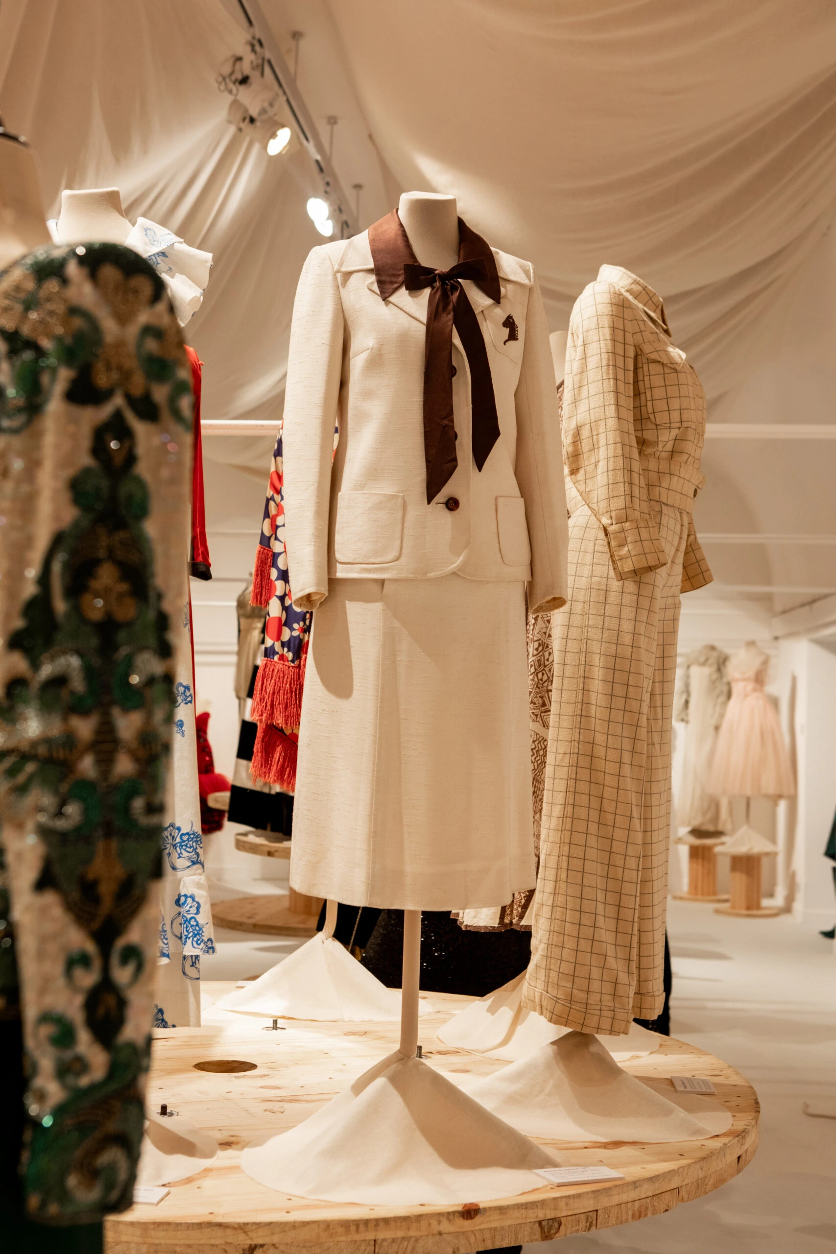 Muestra "120 vestidos, 120 años de la historia de la moda"