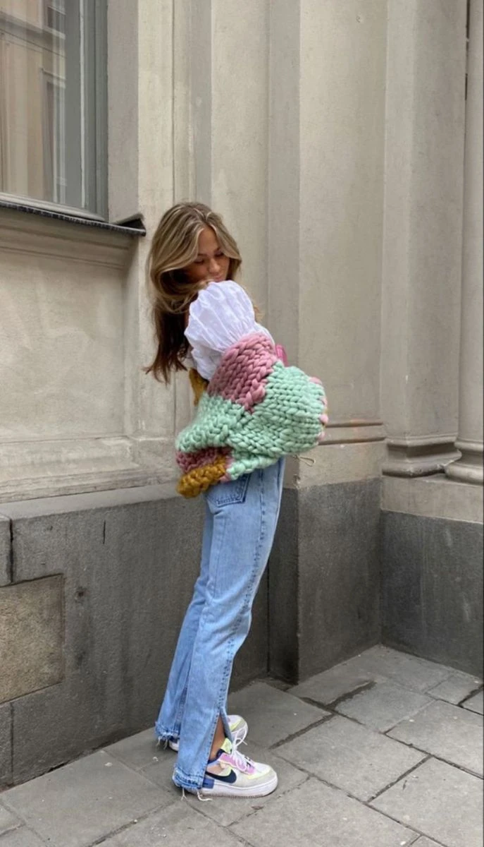 7 looks con suéteres handmade, el estilo rústico y confortable que se usa este otoño