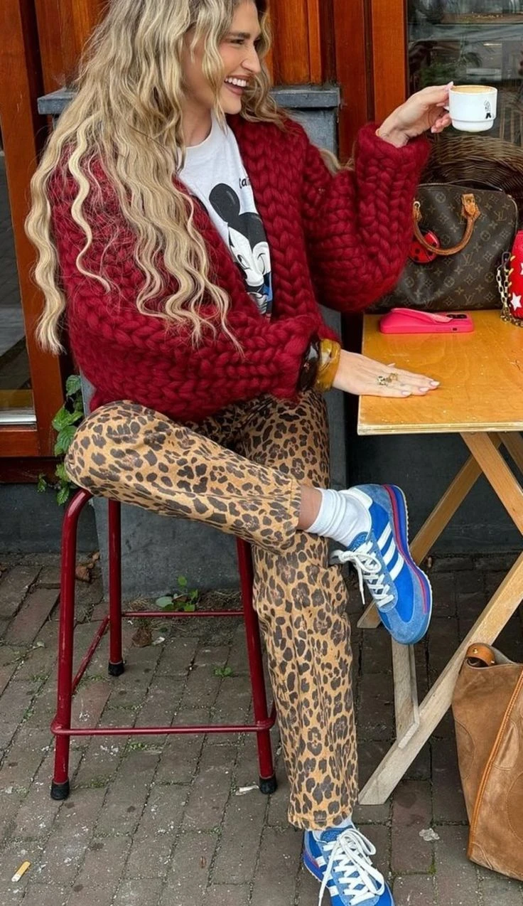 7 looks con suéteres handmade, el estilo rústico y confortable que se usa este otoño