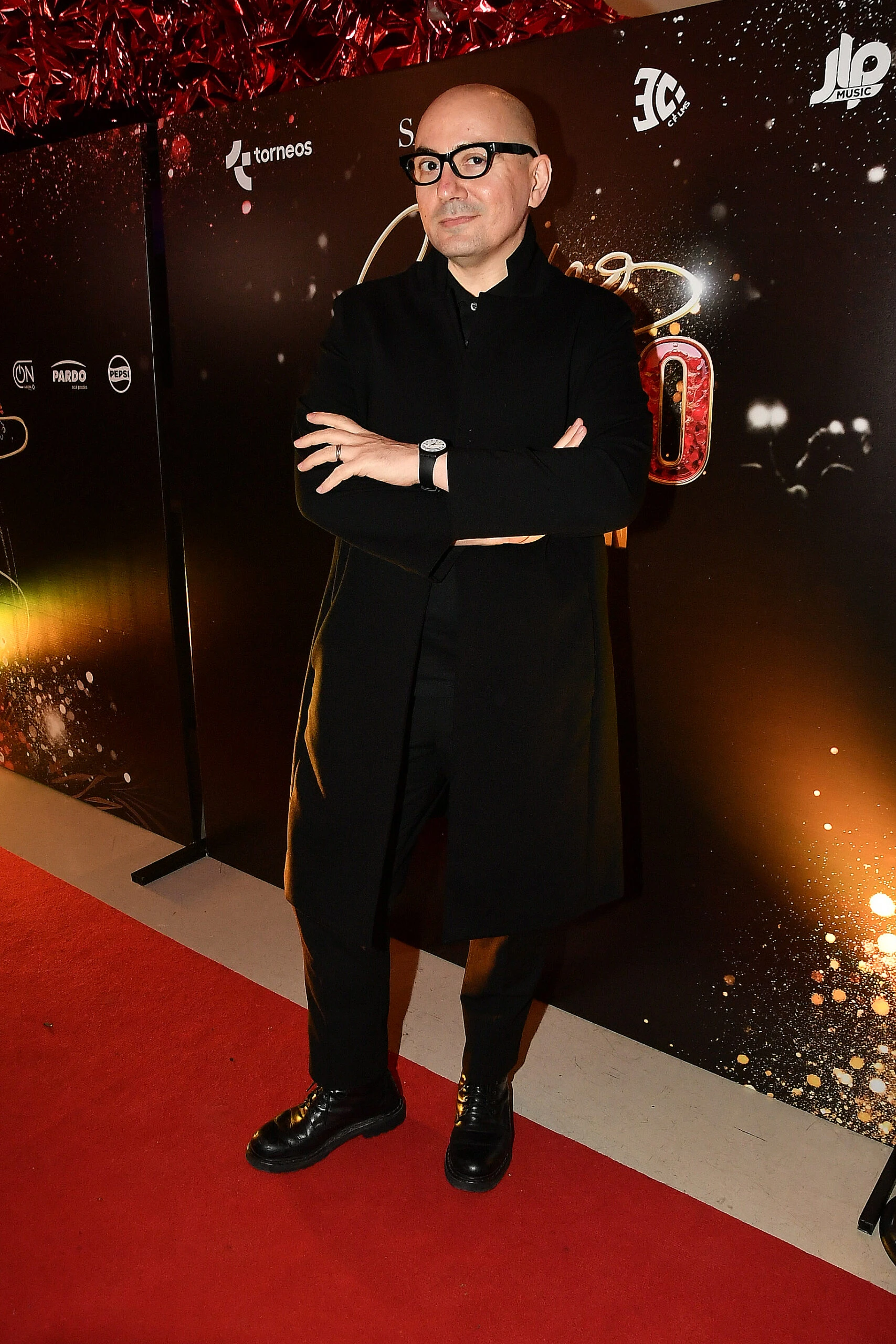 Vidriera de Nequi Galotti a Teresa Calandra y Mercedes Sarrabayrouse, los famosos en el estreno de Sandro, el gran show