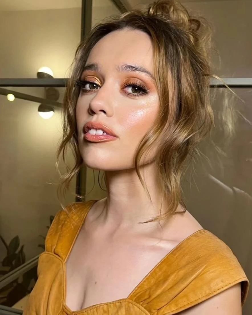 Aimee Lou Wood, la actriz que reivindicó su sonrisa natural y conquistó Hollywood sin filtros