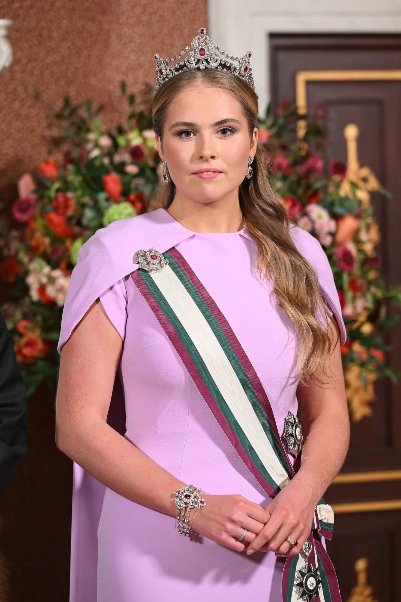 Amalia "estrenó" una tiara de Máxima en un banquete real