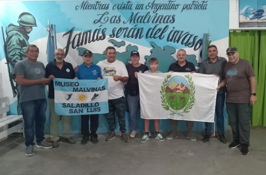 Felipe Villegas, el niño que creó un museo de Malvinas