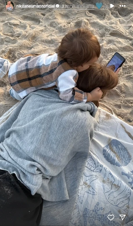 Las fotos de Nicole Neumann y tres de sus cuatro hijos en Punta del Este