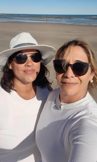 El retrato del papa Francisco en la arena: la obra de Lidia Rosana Gómez