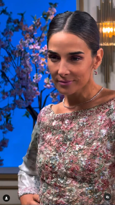 El look etéreo y floral de Juana Viale