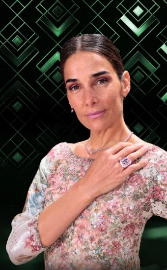 El look etéreo y floral de Juana Viale 