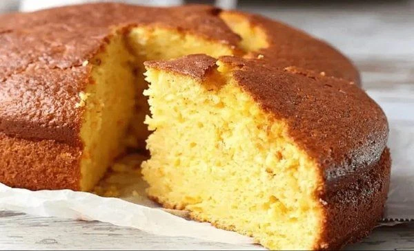 Torta de coco y yogur: la receta ideal para tus meriendas, que no lleva harina