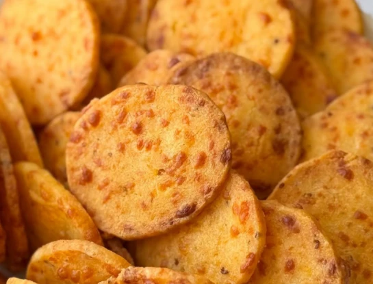 Crackers de queso: la receta con 3 ingredientes para la merienda del #teamsalado 