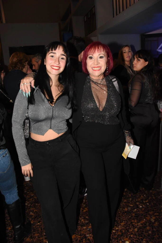 Ana Acosta con su hija