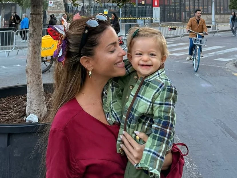 Las fotos del álbum familiar de Agus Casanova paseando por Barcelona