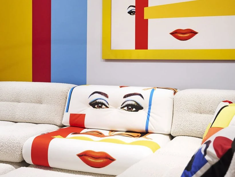 La colorida y fascinante "deco Almodóvar" junto con Roche Bobois