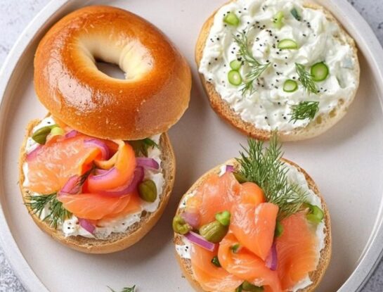 Bagel de salmón: una receta típica de Nueva York e ideal para tus almuerzos