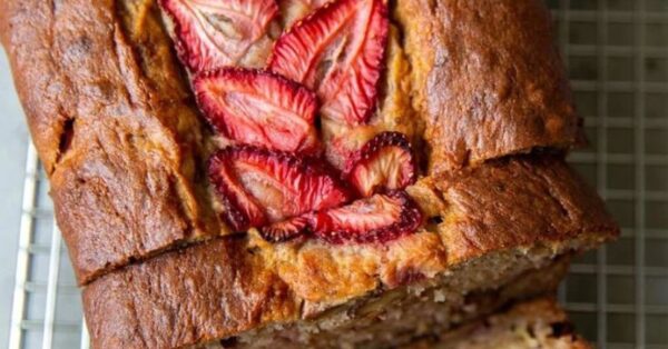 Cómo preparar budín de banana y frutilla: una receta ideal para la merienda