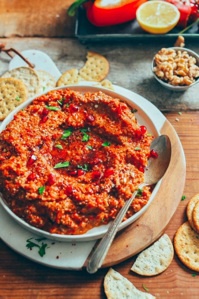 Muhammara: la receta del plato de Medio Oriente, que consiste en una crema de morrones rojos

