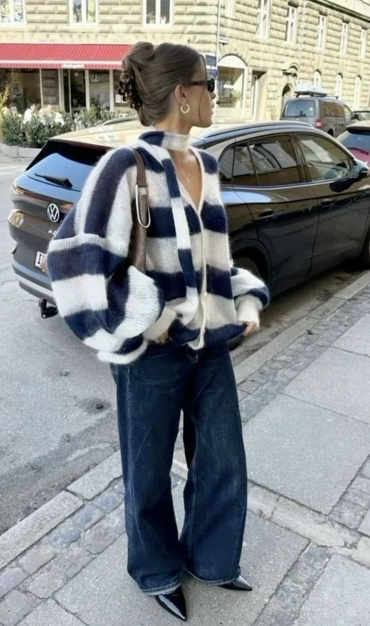 El suéter protagoniza los looks más fashionistas este otoño 2025