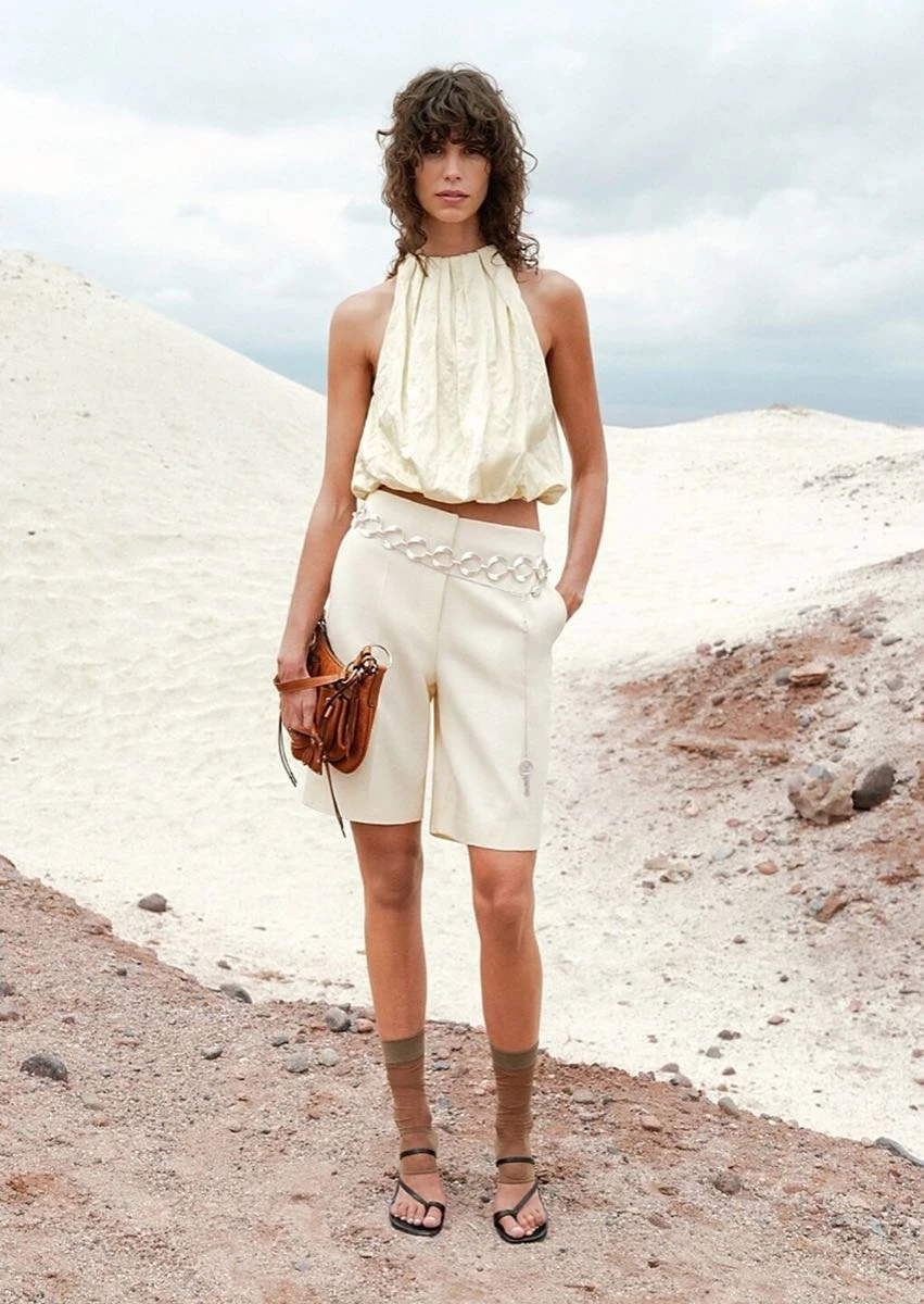 Mica Argaranaz para Mango 2025