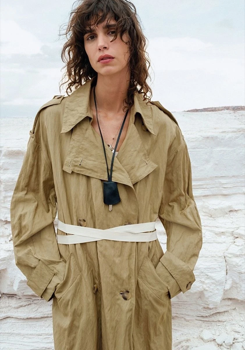 Mica Argaranaz para Mango 2025