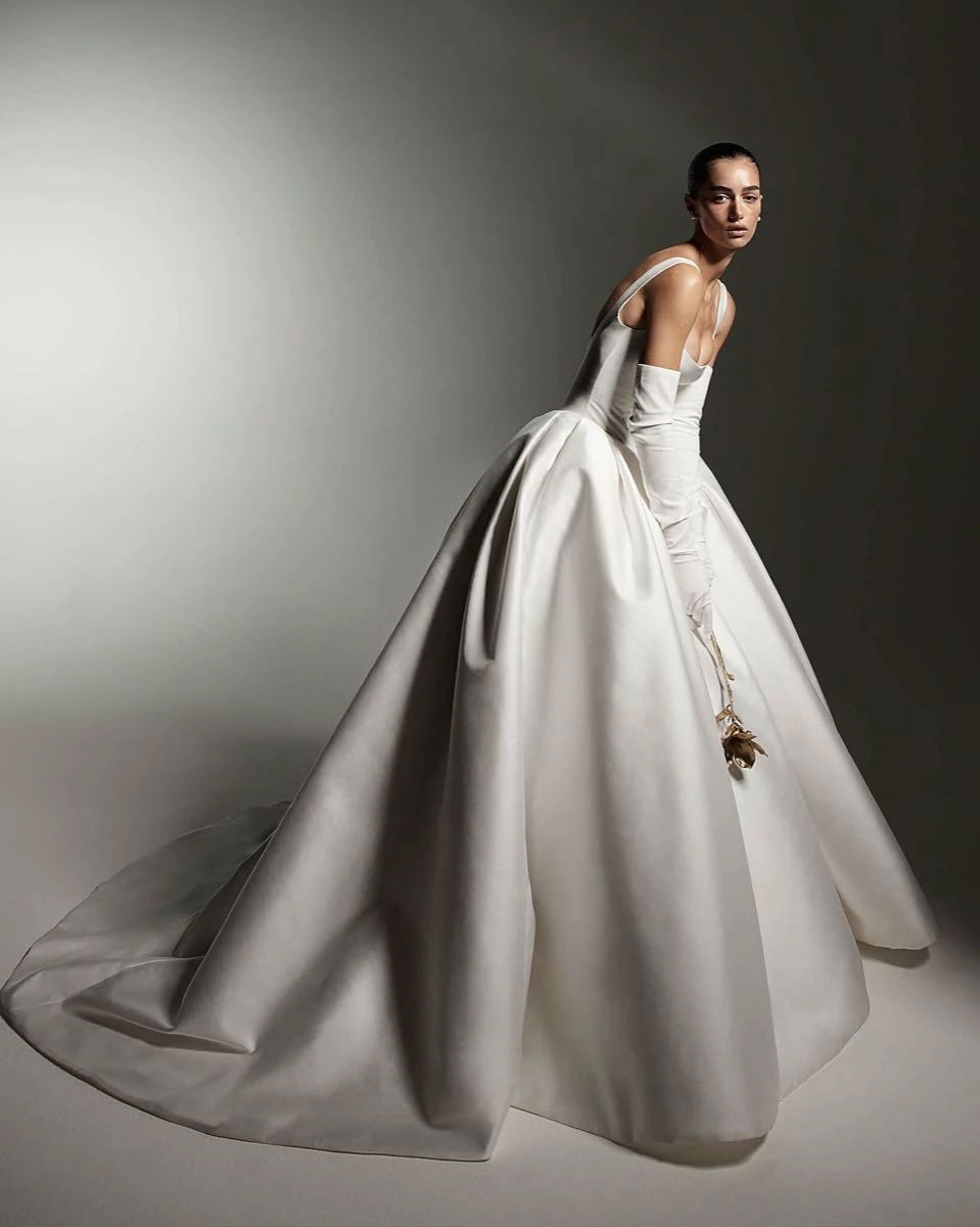 Colección nupcial 2026 de Monique Lhuillier.