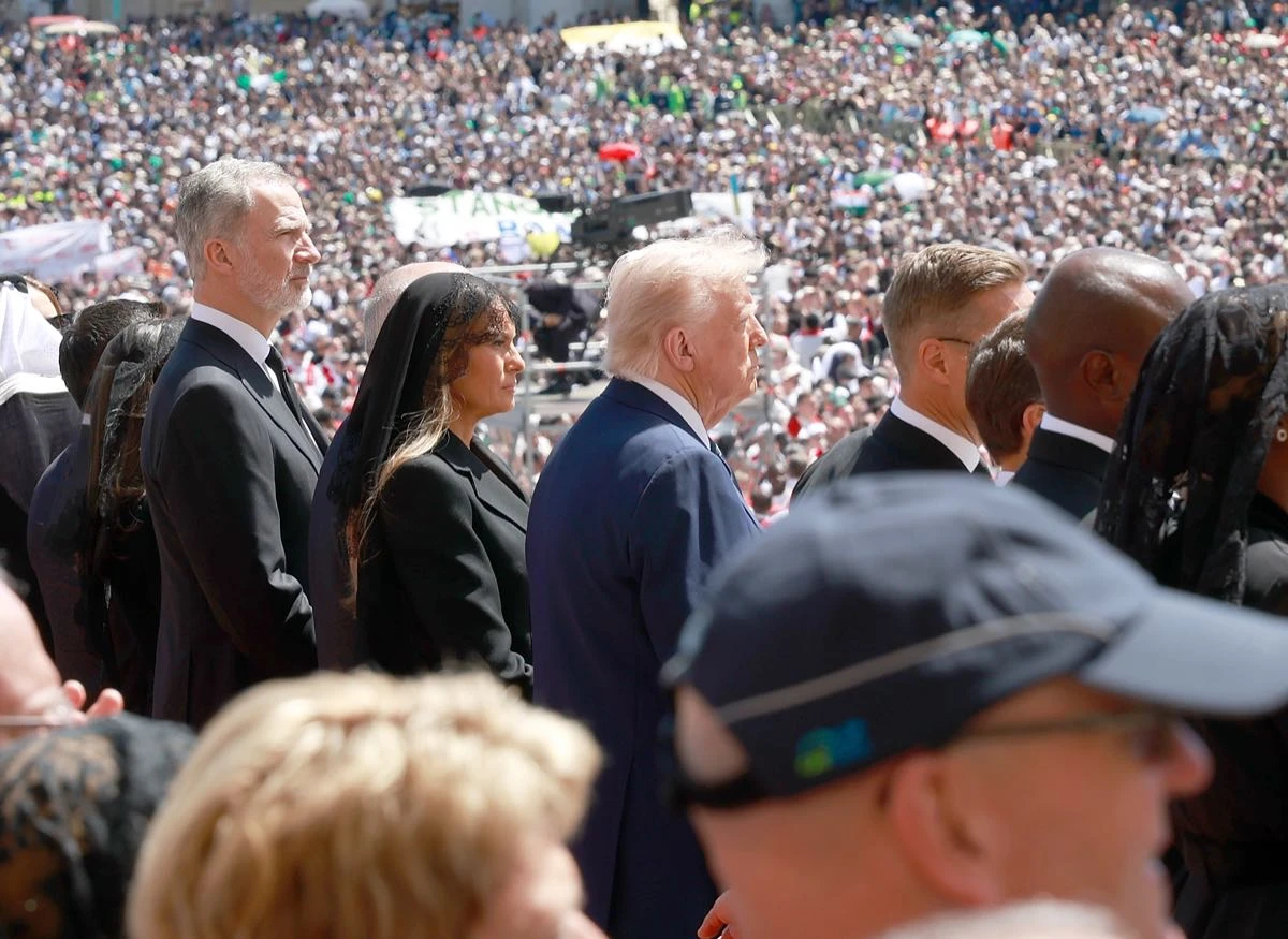 Los Trumps se destacan en la multitud