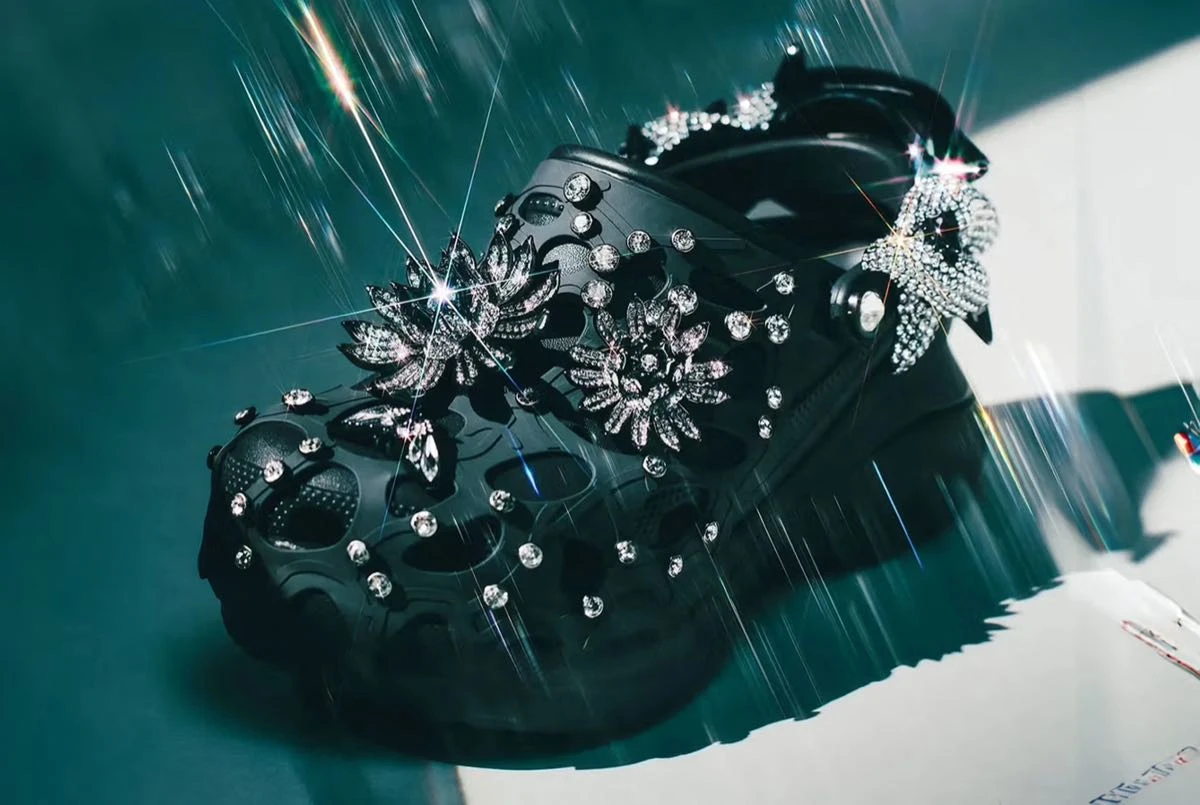 Crocs con cristales Swarovski.