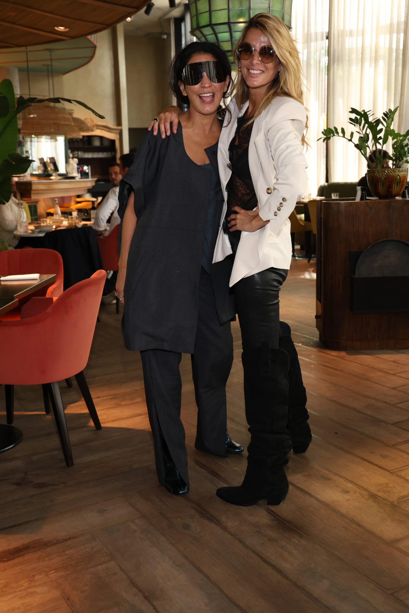 Julieta López Acosta junto a Andrea _Tucu_ Martínez en su cumpleaños en Tigre Morado en Costanera