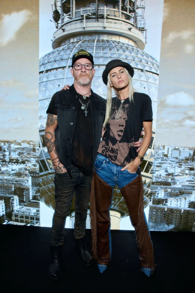 El líder de La Beriso, Rolando Sartorio, con su pareja Caro Gimbutas