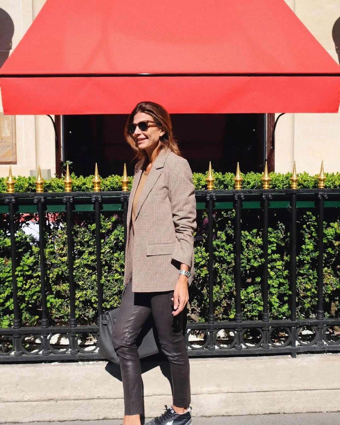 Los ítems infaltables del equipaje de Juliana Awada en París