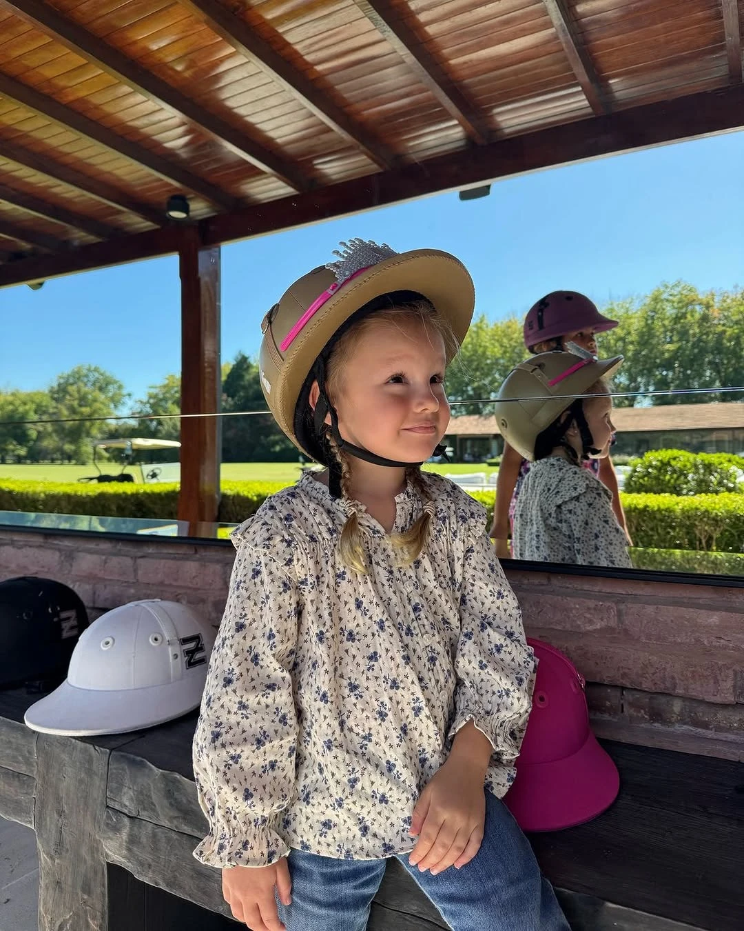 Los looks ecuestres (y fashionistas) de Pampita y Ana García Moritán