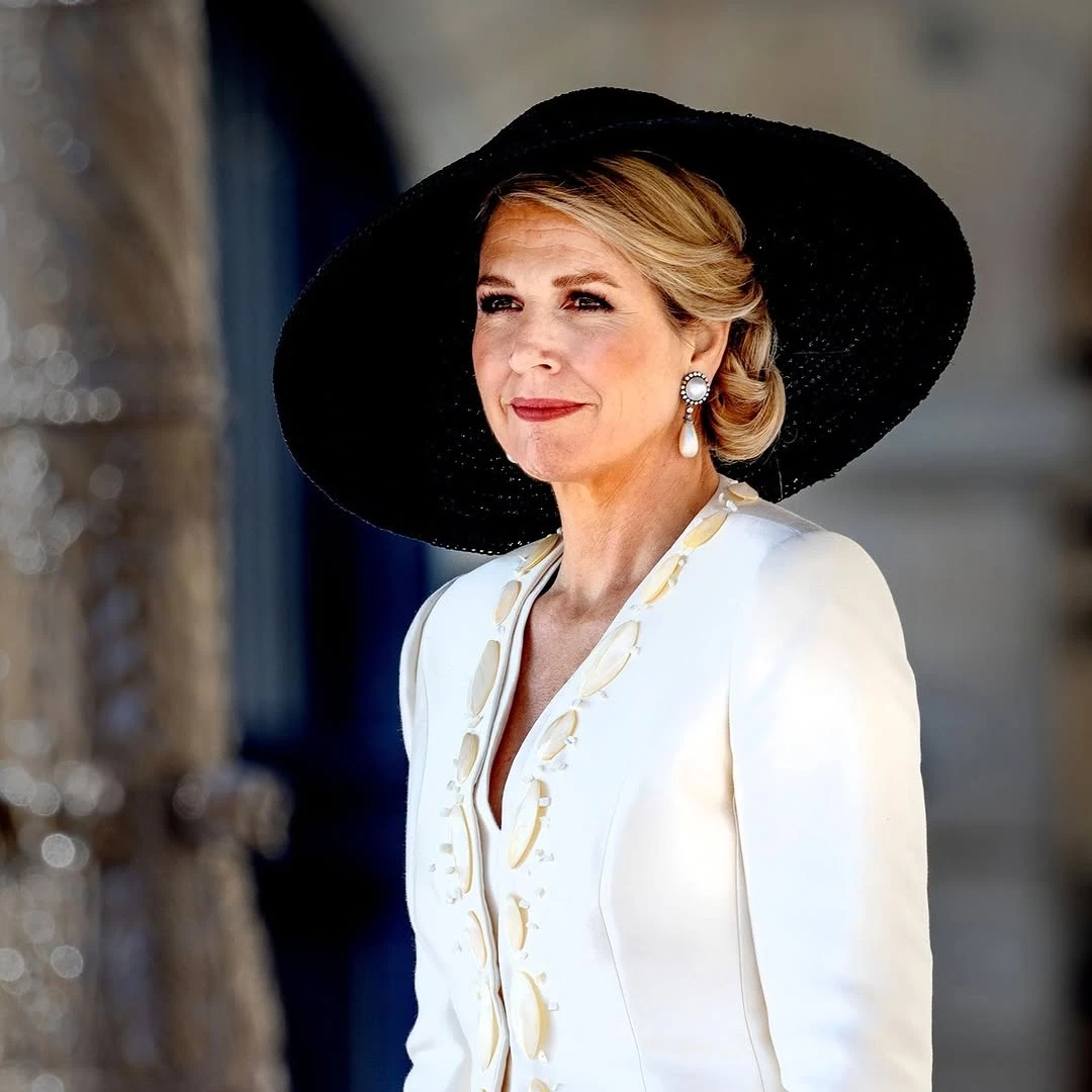 Máxima apostó a elegante figura de Dior para recibir al sultán de Omán