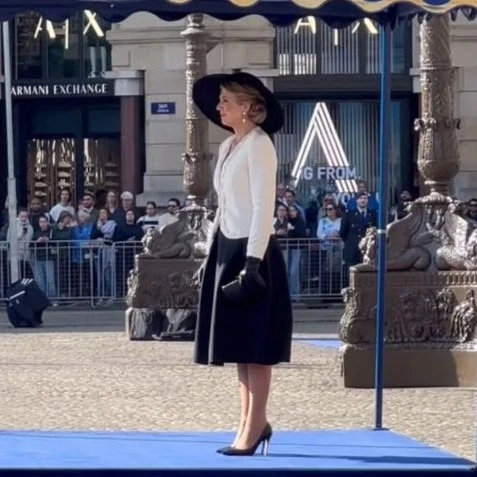Máxima apostó a elegante figura de Dior para recibir al sultán de Omán
