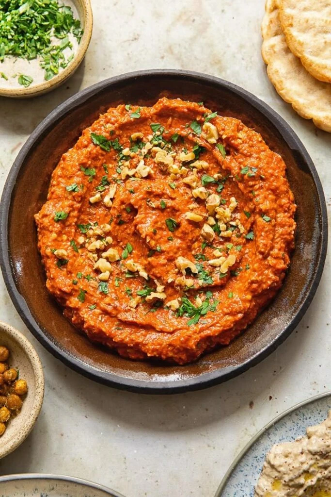 Muhammara: la receta del plato de Medio Oriente, que consiste en una crema de morrones rojos

