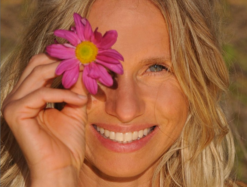 Carola del Bianco eligió un look boho chic que es tendencia en la primavera europea 2025