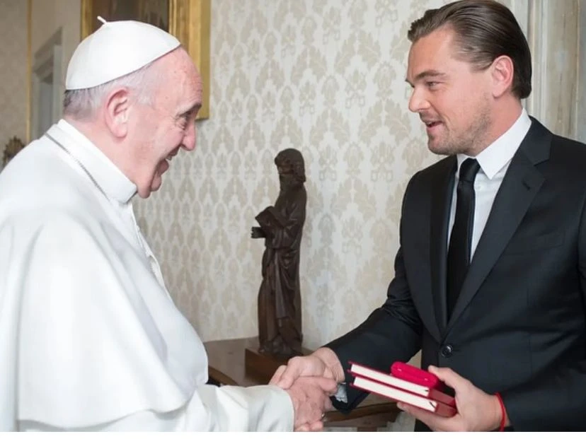Leonardo Di Caprio resaltó el compromiso del Papa Francisco con la crisis climática