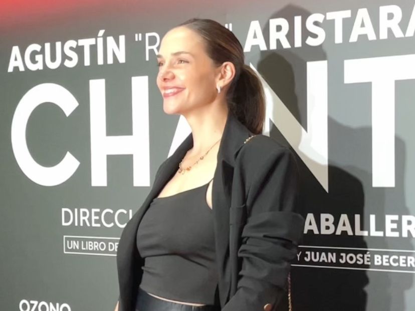 Así fue el look total black de Julieta Nair Calvo