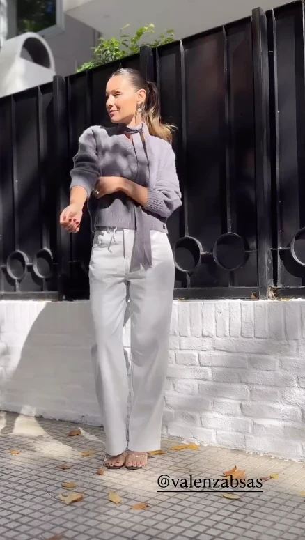 Pampita luce el suéter que eleva cualquier look de otoño